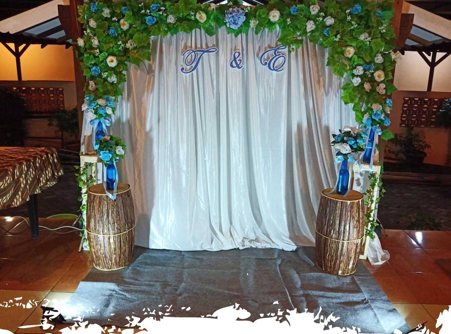 Dekorasi Backdrop Lamaran oleh Rushtic