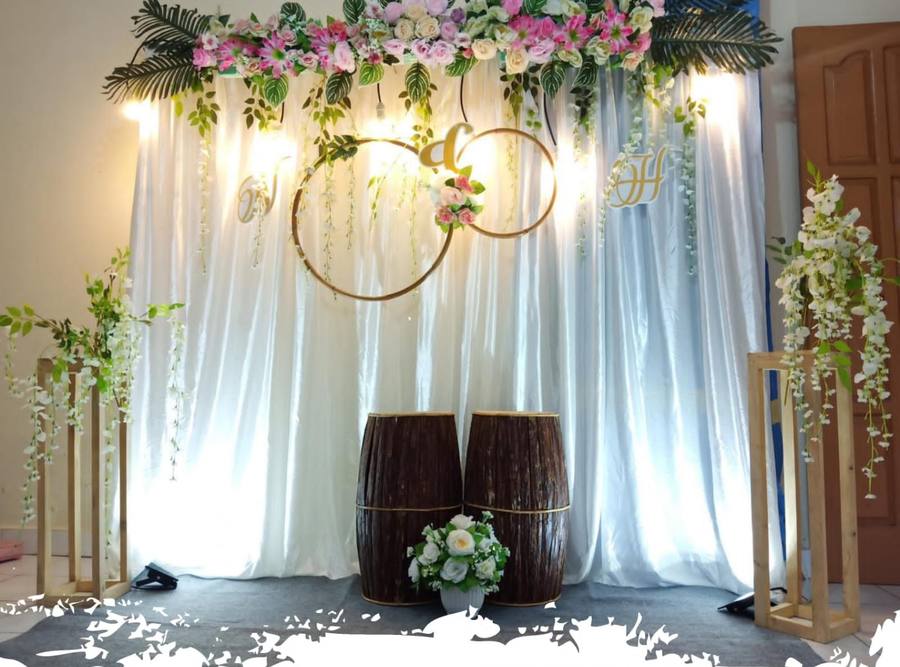 Dekorasi Backdrop Lamaran oleh Rushtic