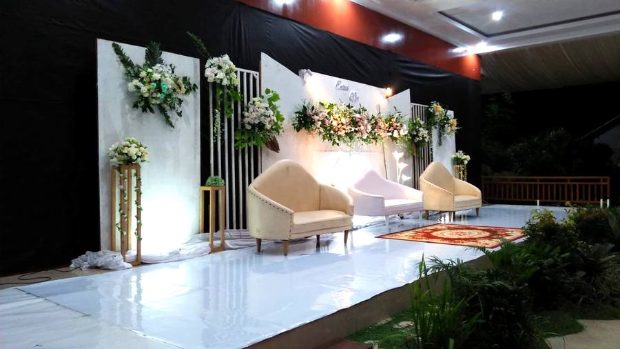 Dekorasi Pelaminan Outdoor oleh Rushtic