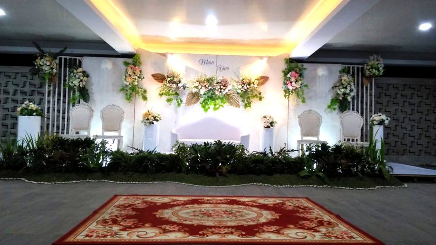 Dekorasi Pelaminan Outdoor oleh Rushtic