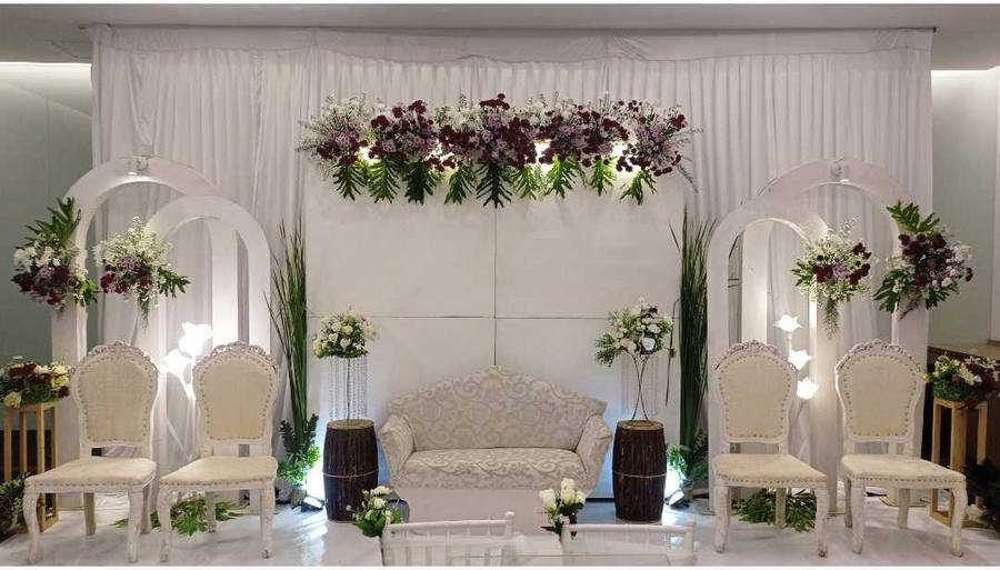 Dekorasi Pelaminan Pernikahan oleh Rushtic