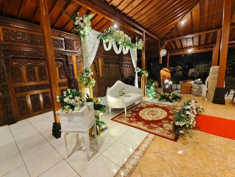 Dekorasi Pelaminan Joglo oleh Rushtic