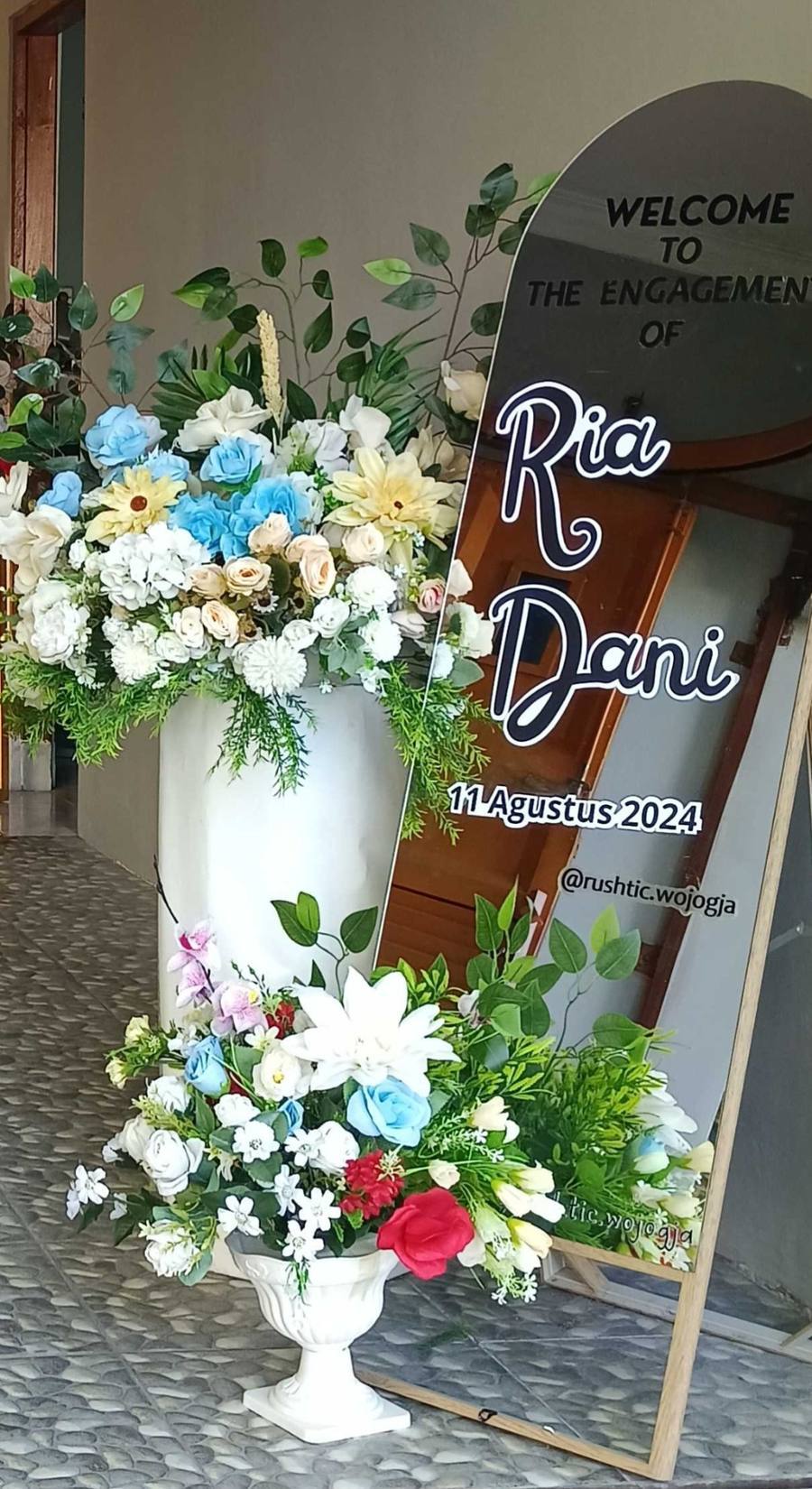 Dekorasi Welcome Board Lamaran oleh Rushtic