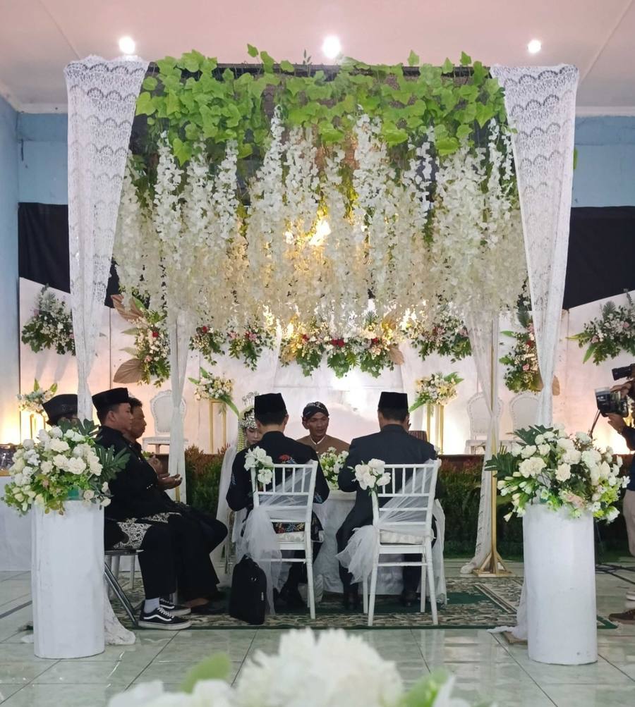 Dekorasi Dekorasi Kolam Renang oleh Rushtic